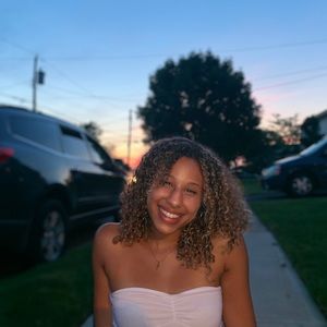 Meet your Posher, Sariana